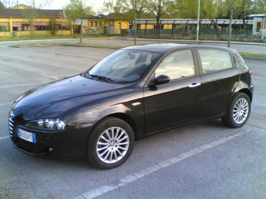 Alfa Romeo 147: 11 фото