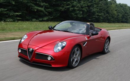 Alfa Romeo 8C Spider: 11 фото