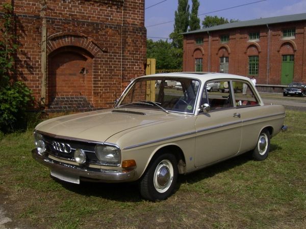 Audi 60: 6 фото