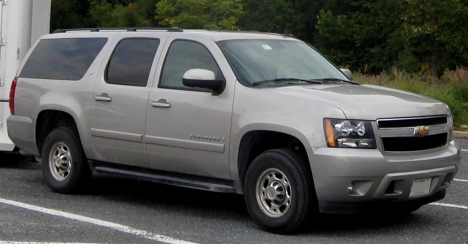 Chevrolet Suburban 2500: 5 фото