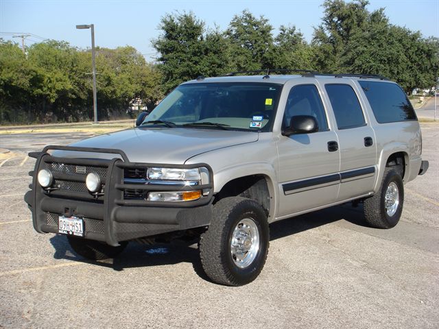 Chevrolet Suburban 2500: 10 фото