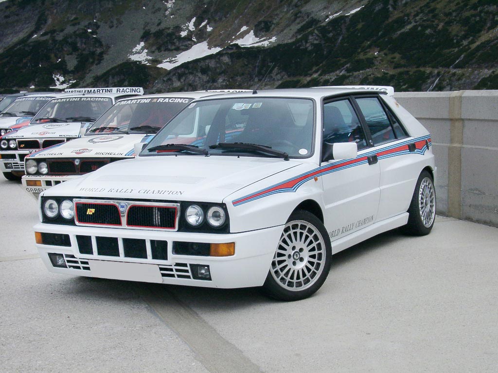 Lancia Delta HF Integrale: 4 фото