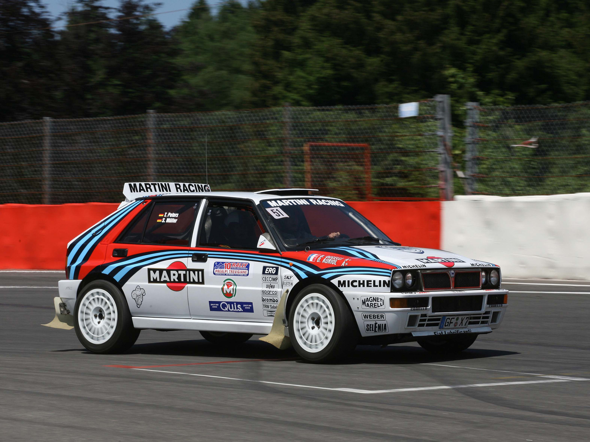 Lancia Delta HF Integrale: 7 фото