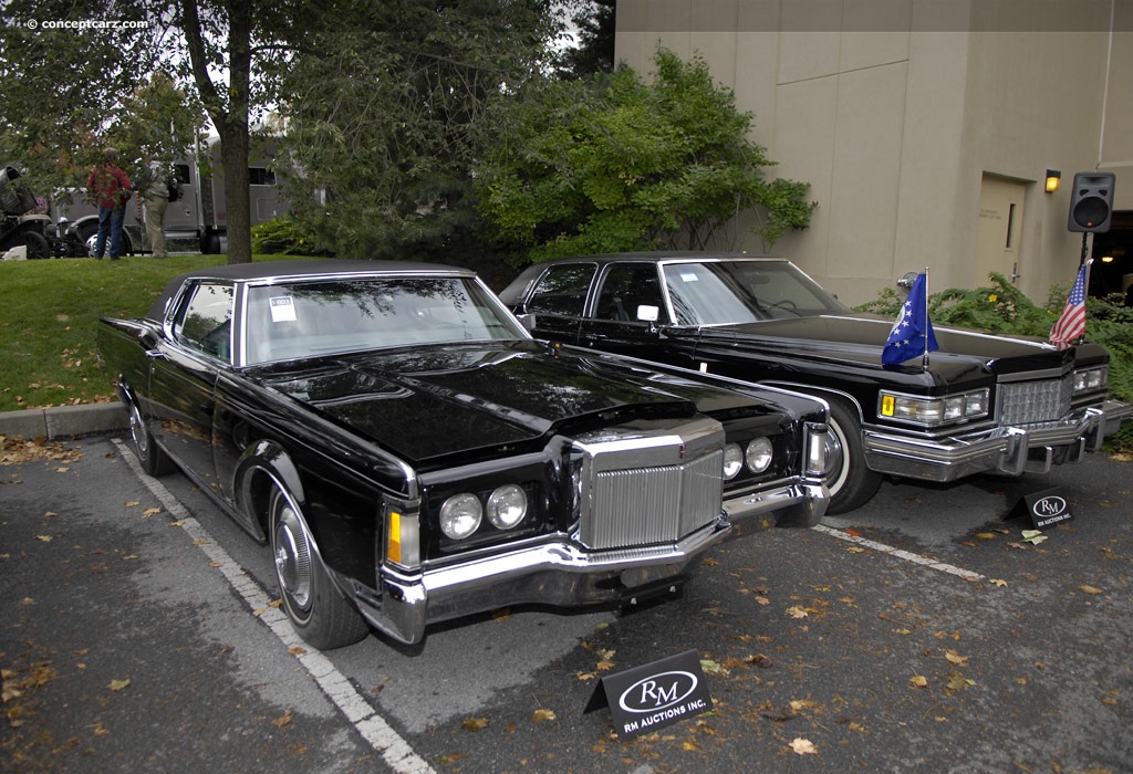 Lincoln Continental Mark III: 12 фото