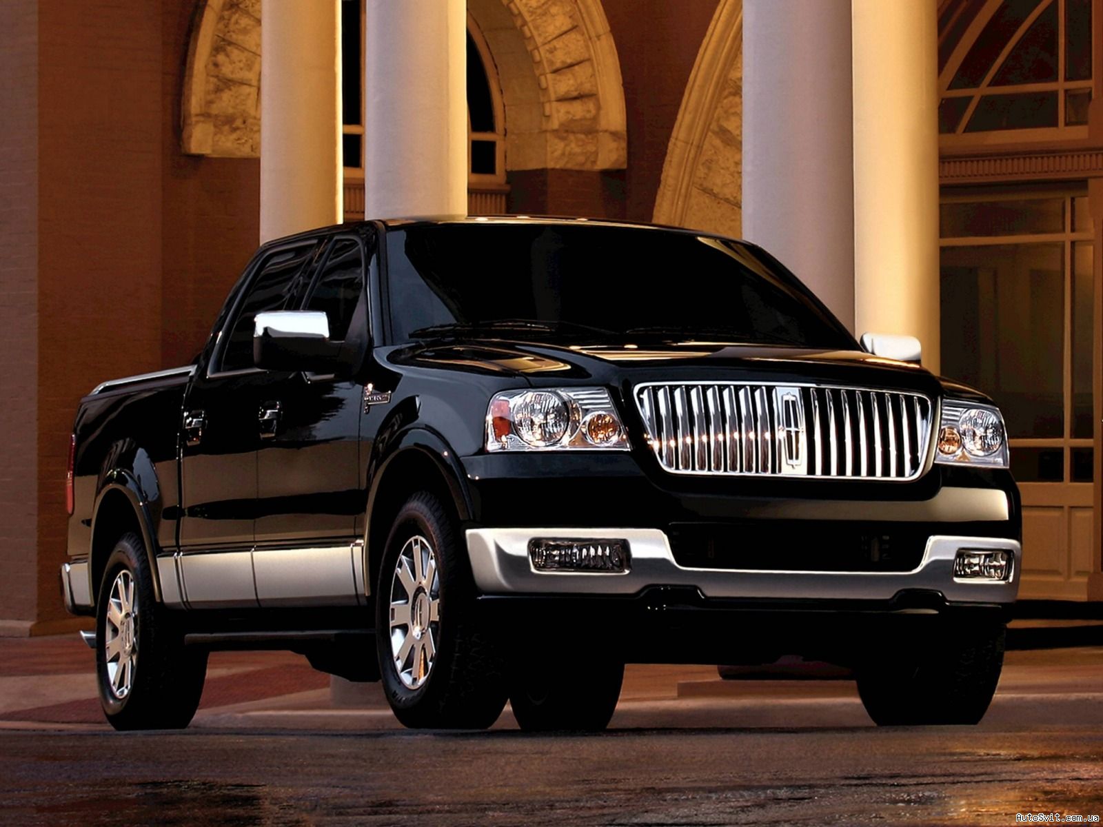 Lincoln Mark LT: 5 фото