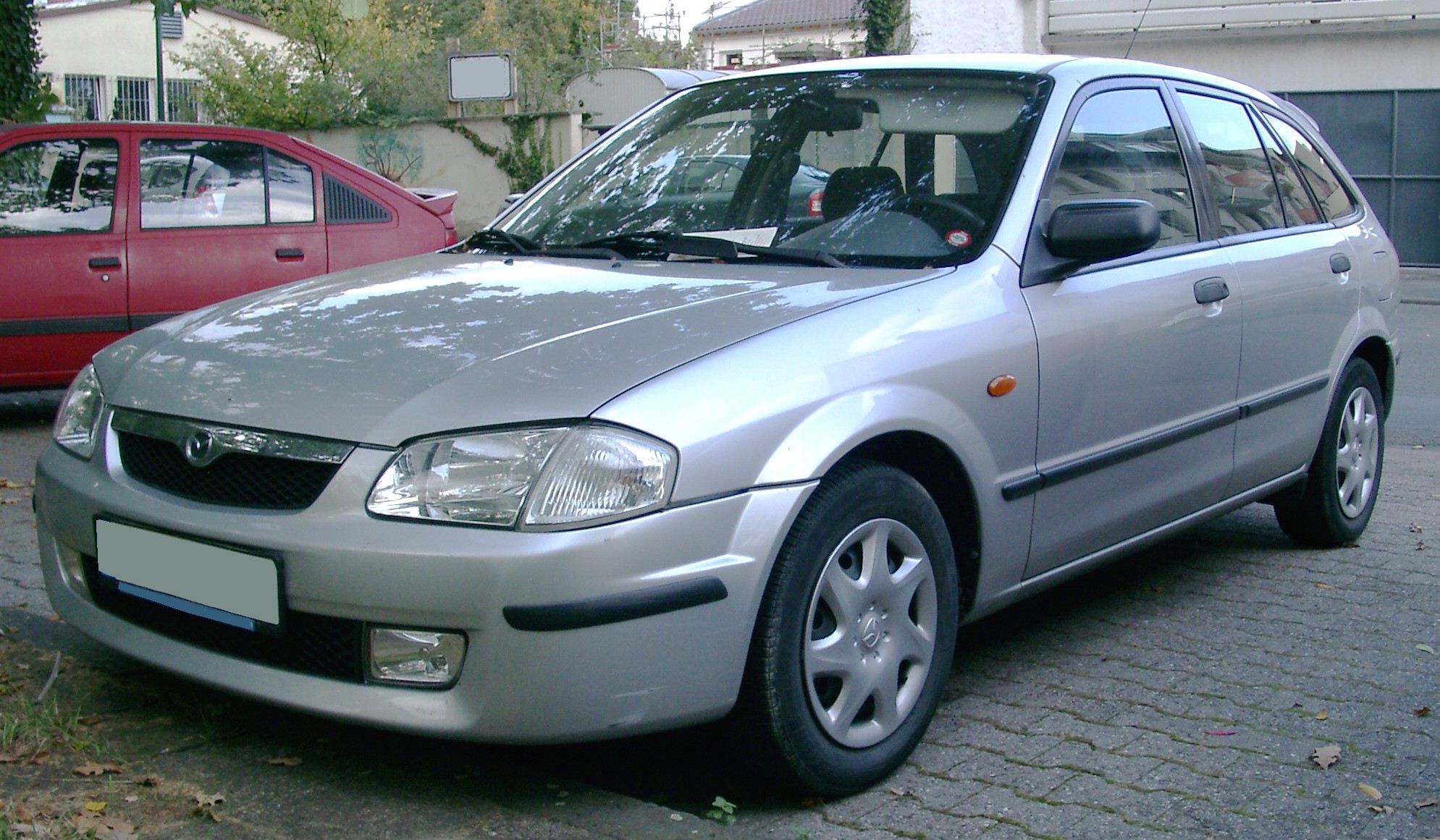 Mazda 323 F: 5 фото