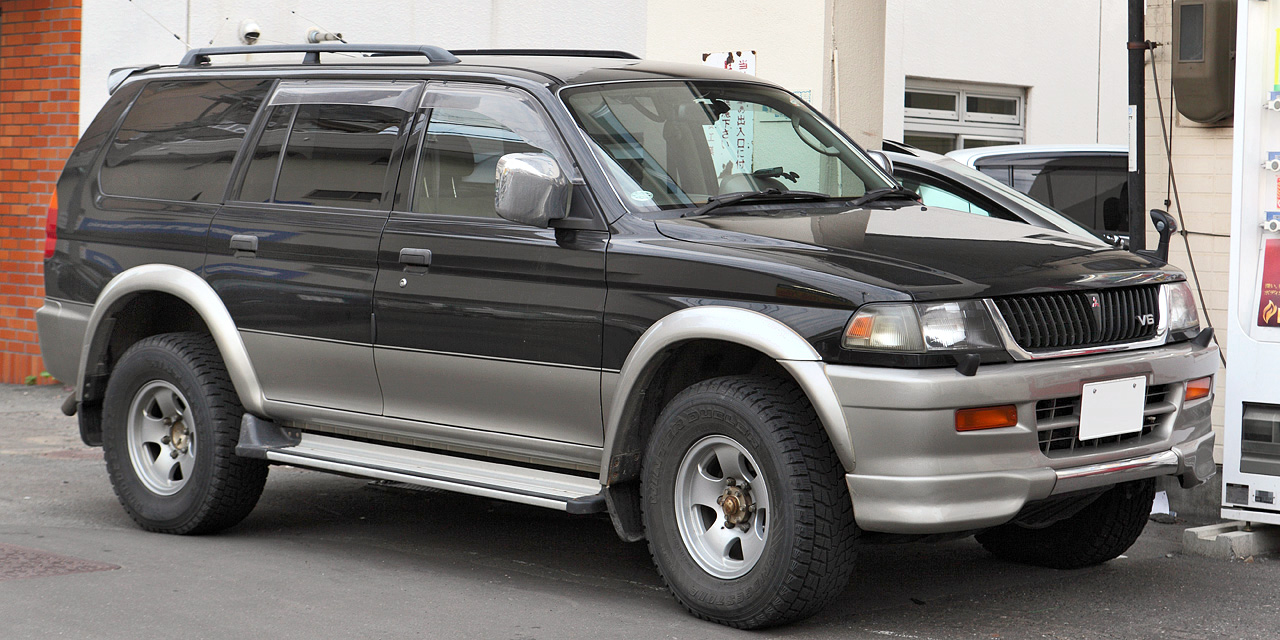 Mitsubishi Challenger: 9 фото