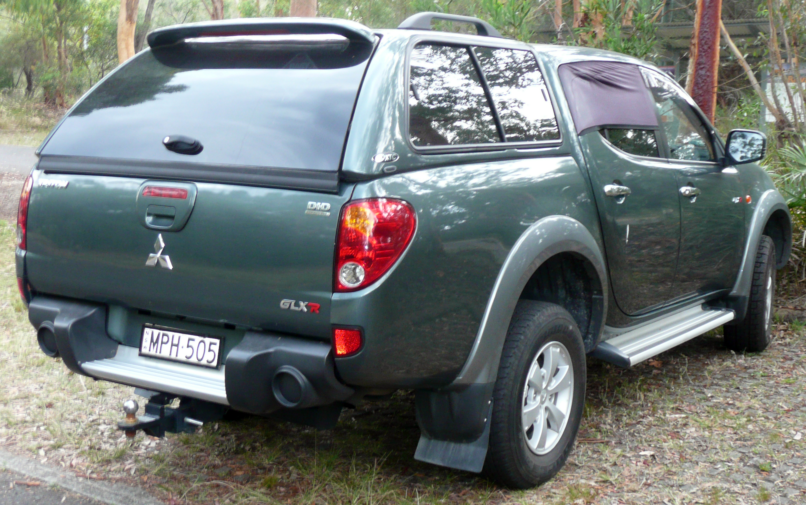 Mitsubishi Triton: 12 фото