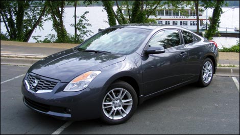 Nissan Altima Coupe: 5 фото