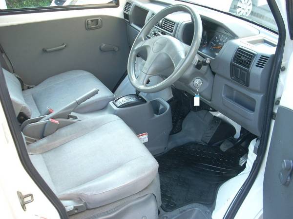 Nissan Clipper: 4 фото