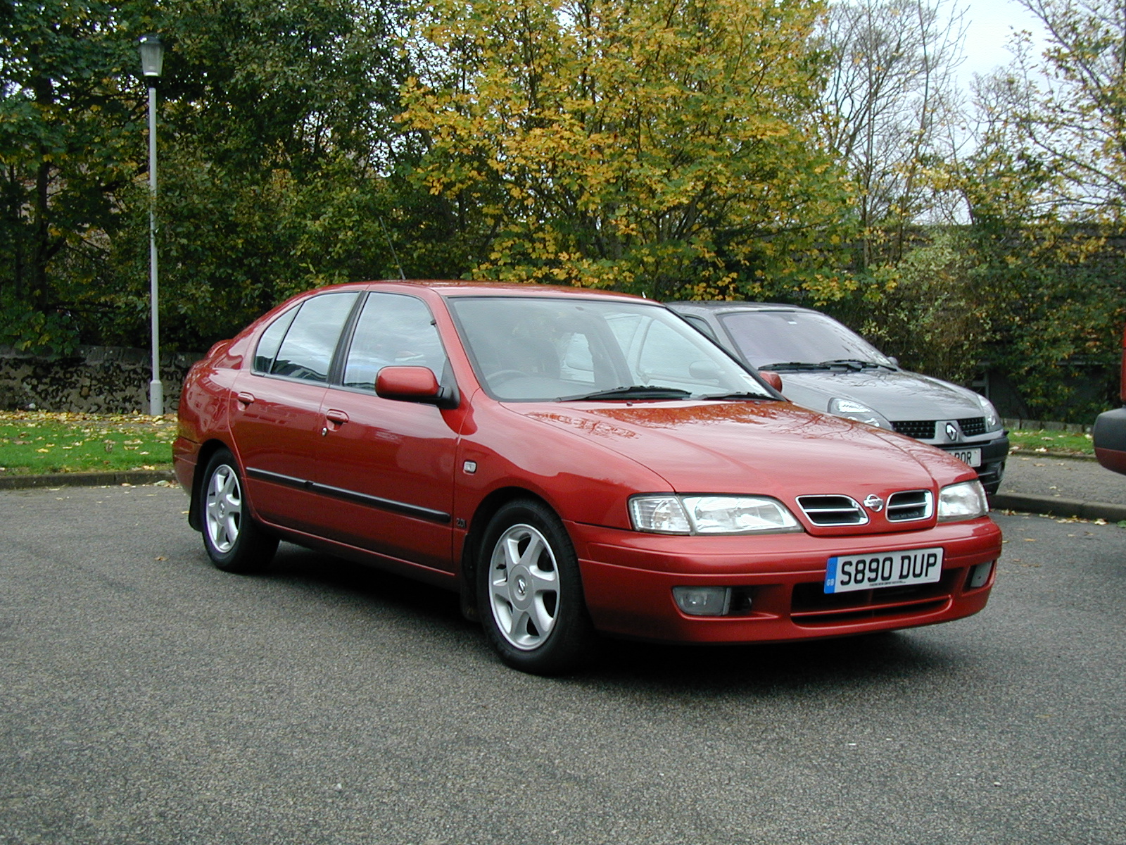 Nissan Primera: 12 фото