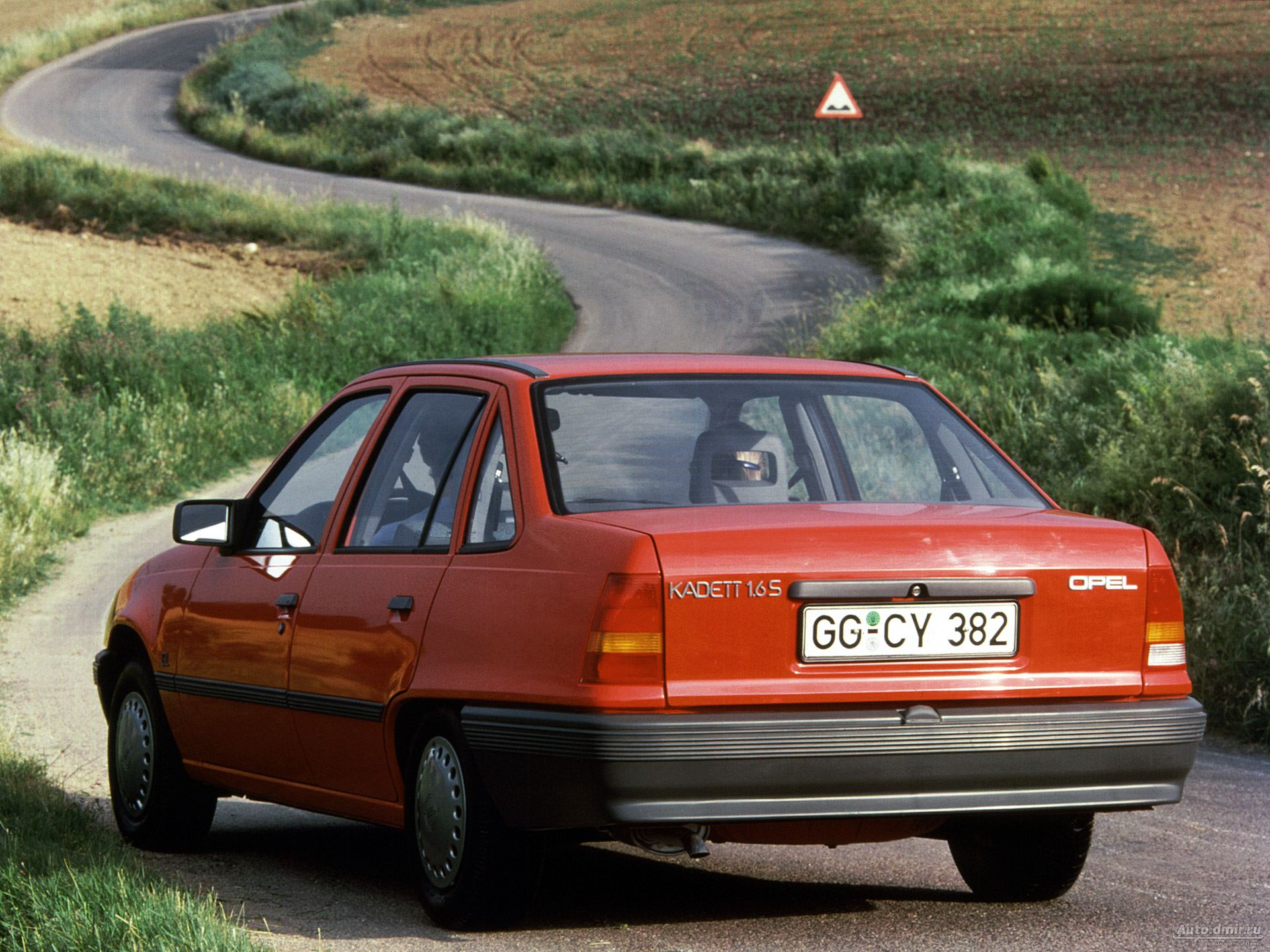 Opel Kadett: 3 фото