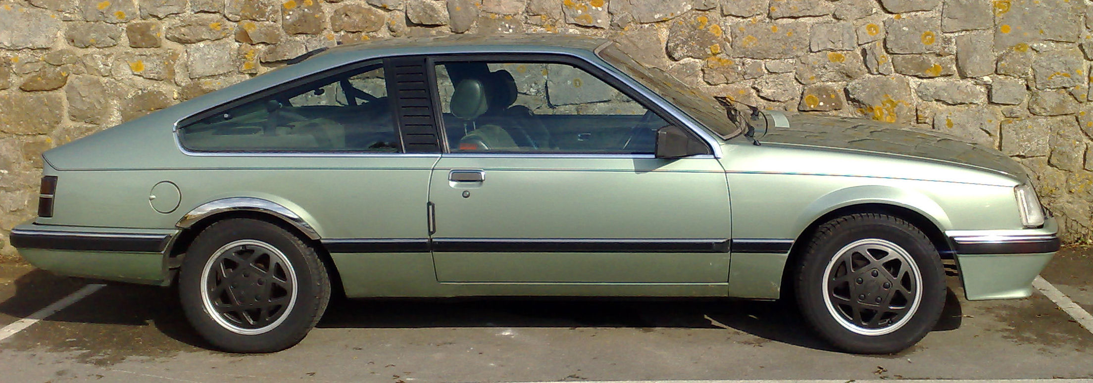 Opel Monza: 10 фото