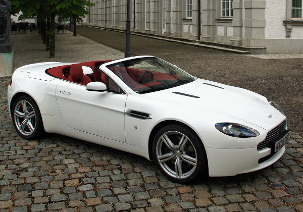 Aston Martin V8 Vantage Roadster: 2 фото