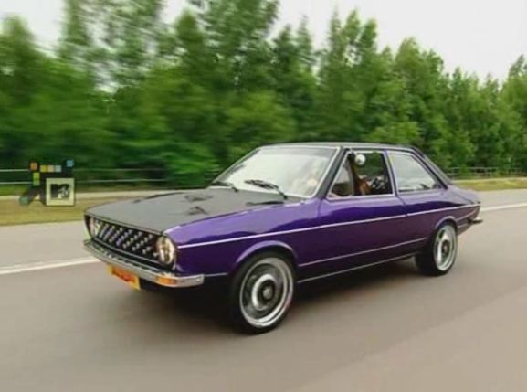 Audi 80 B1: 8 фото