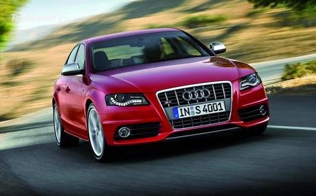 Audi S4 B7: 12 фото