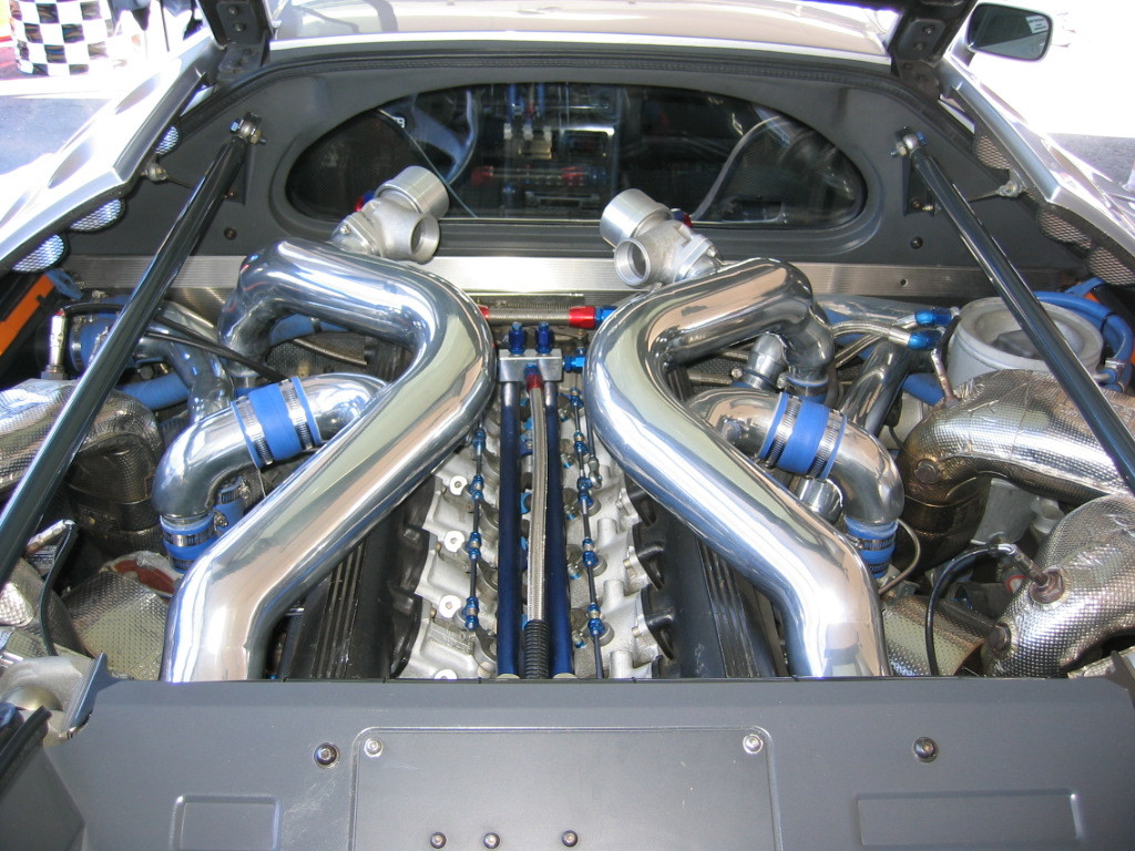 Bugatti EB 110: 11 фото