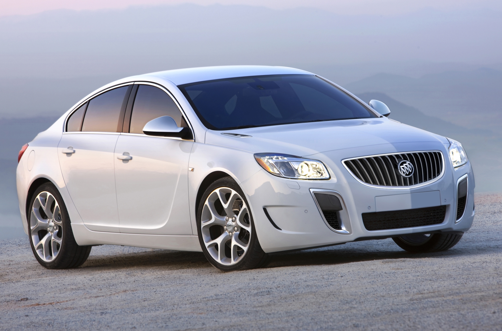 Buick Regal: 5 фото