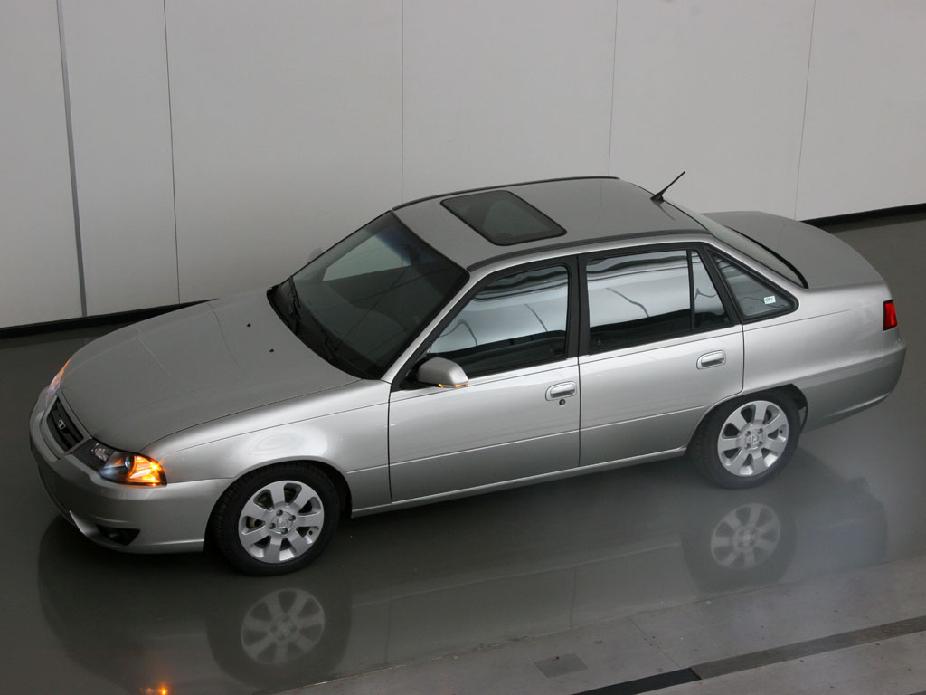 Daewoo Nexia I: 8 фото