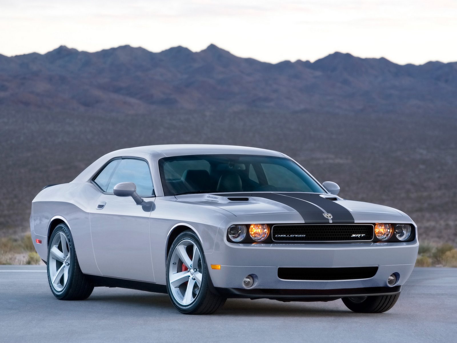 Dodge Challenger: 1 фото