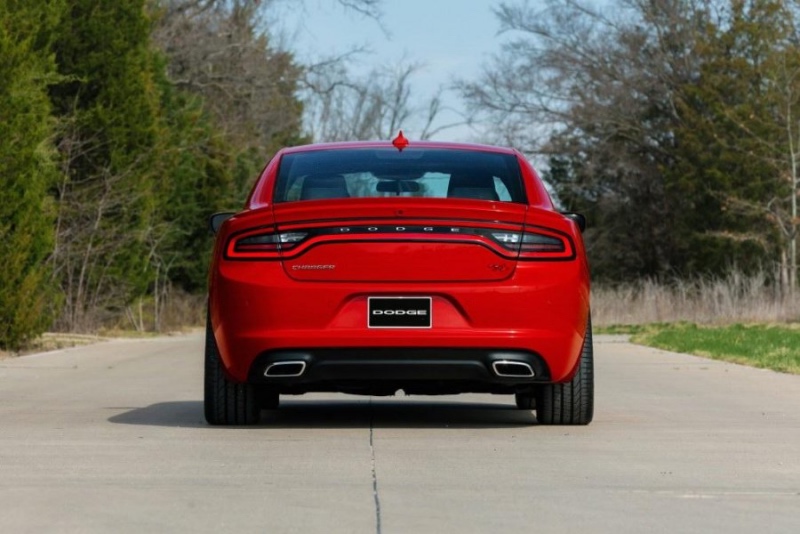 Dodge Charger 2015: 3 фото