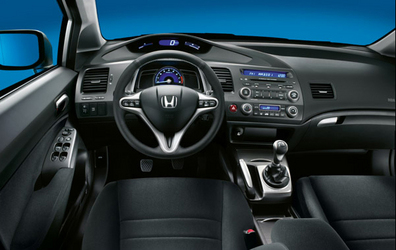 Honda Civic 4D: 8 фото