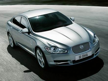 Jaguar XF: 10 фото