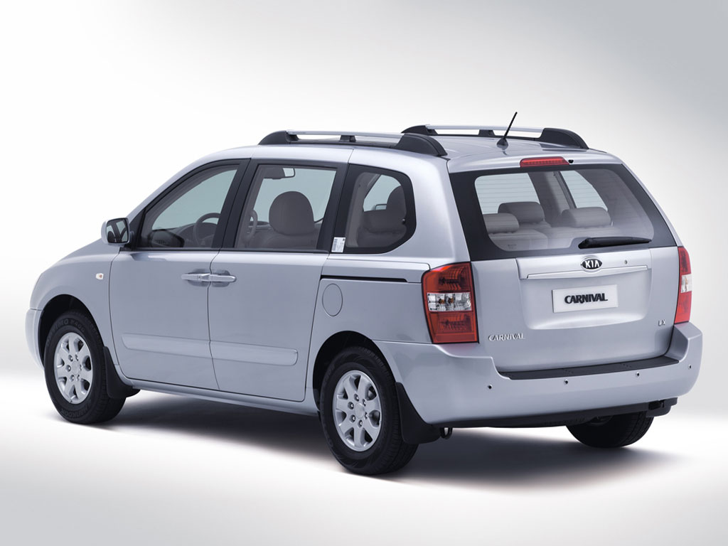 Kia Carnival: 7 фото