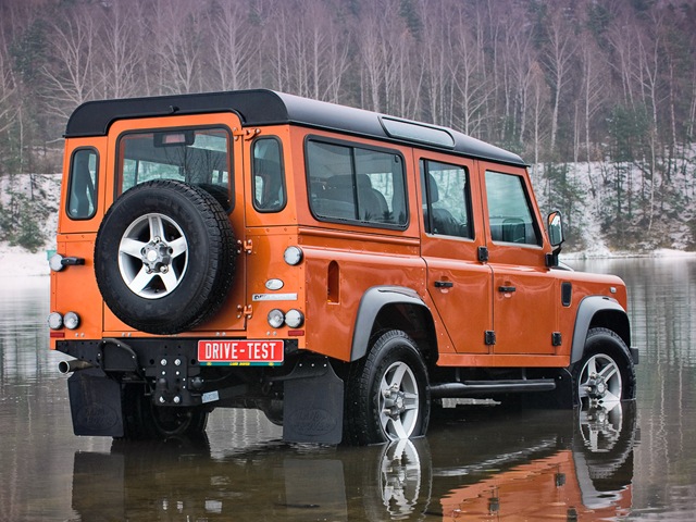 Land Rover Defender 110: 8 фото