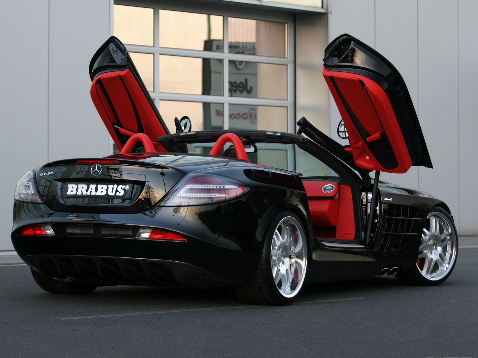 Mercedes SLR McLaren Roadster: 4 фото