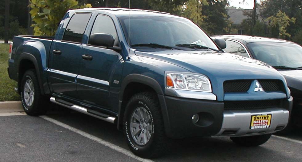 Mitsubishi Raider