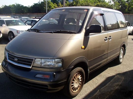 Nissan Largo: 9 фото