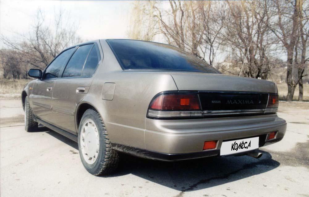 Nissan Maxima J30