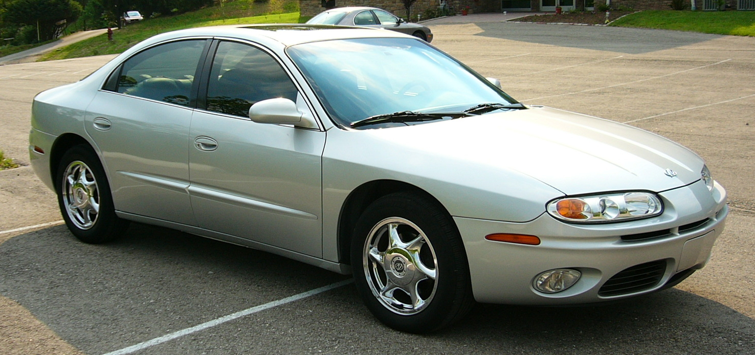 Oldsmobile Aurora: 6 фото