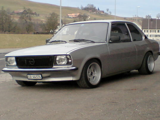 Opel Ascona B: 2 фото