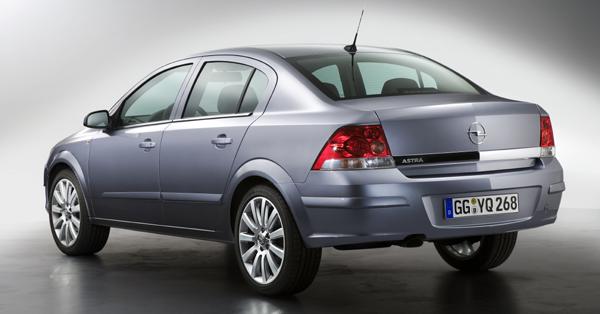 Opel Astra Sedan: 4 фото