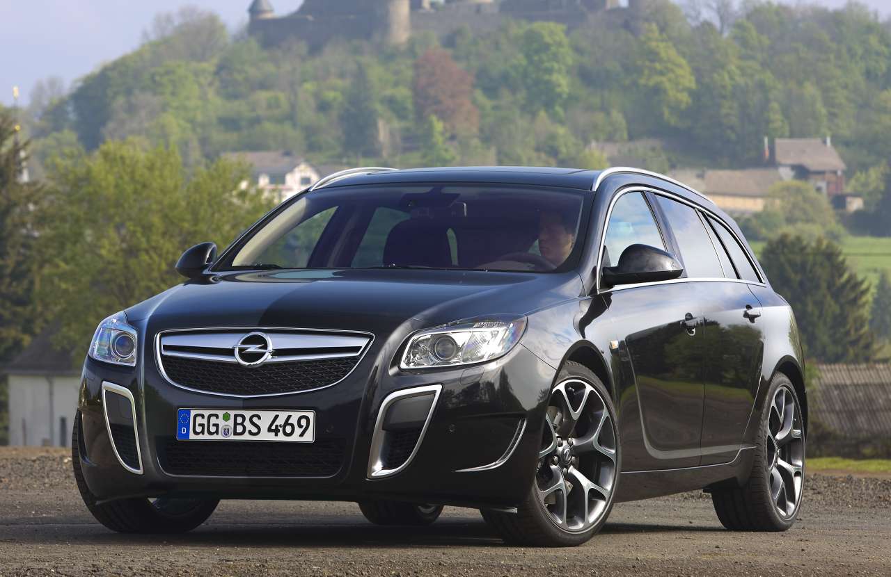 Opel Insignia OPC Sports Tourer: 8 фото