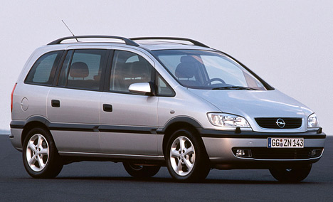 Opel Zafira A: 2 фото