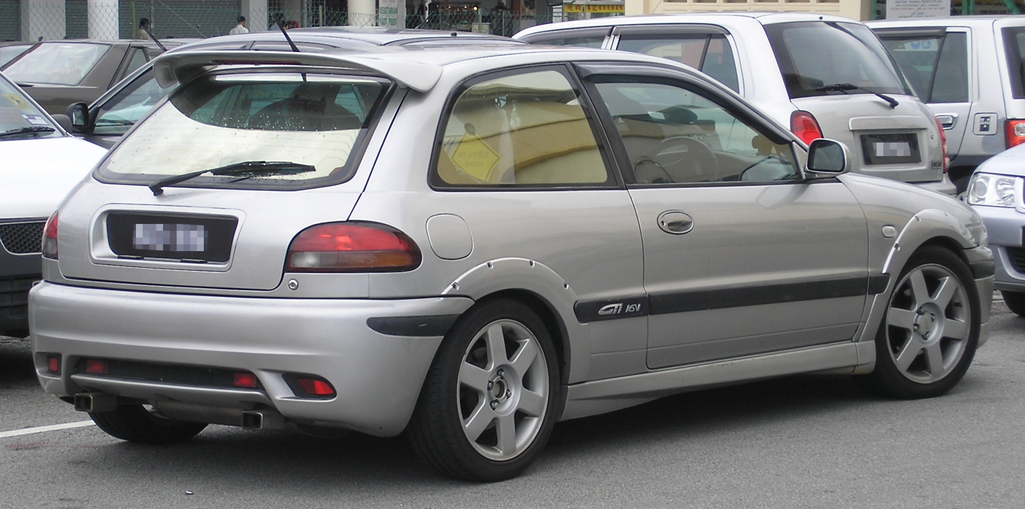 Proton Satria: 8 фото