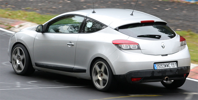 Renault Megane Coupe: 12 фото