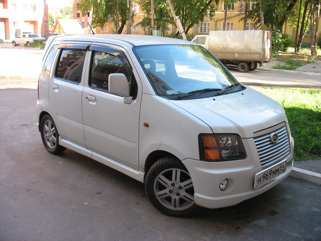 Suzuki Solio: 1 фото