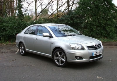 Toyota Avensis: 6 фото